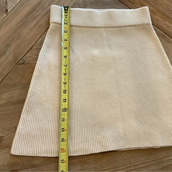 Sézane‎ Naella Skirt in Natural - Picture 8 of 8